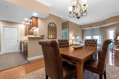 36 Village Rd #712