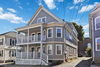 4 Chase St #1
