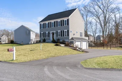 200 Windward Way 1