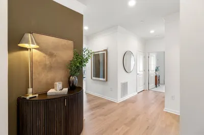 4 Stratton Drive #304 1