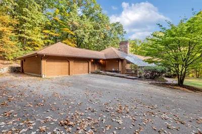77 Woodward Ln 1