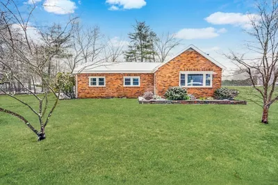 85 Dupuis Rd 1