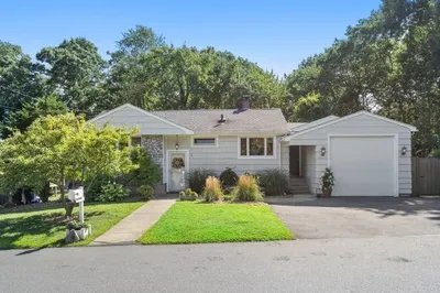 11 Pyburn Ave