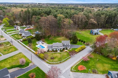 7 Leary Dr 1