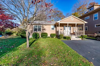 5 Bassett St #2 1