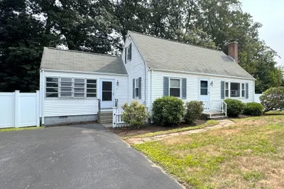17 Meadowbrook Rd 1