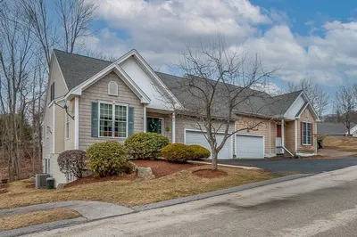 9 Summerfield Dr #8 1