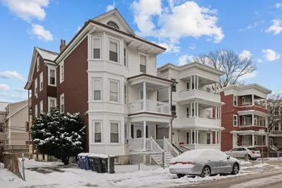 71 Saxton St 1