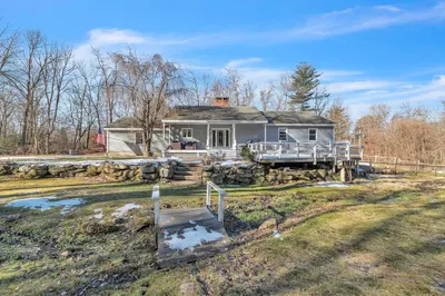 32 Stebbins Rd