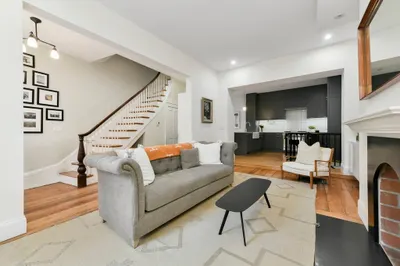 1 Bond St 1