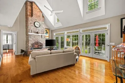11 Mill Pond Road 1
