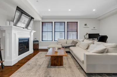 160 W Broadway #304