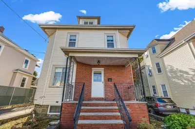 68 Peirce Ave