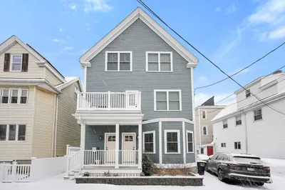 22 Henderson St #1