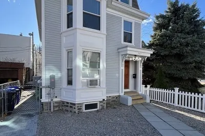 561-a E 6th St 1