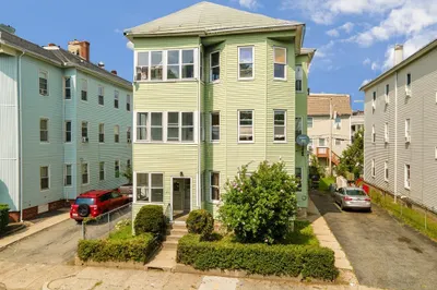 25 Endicott Street 1