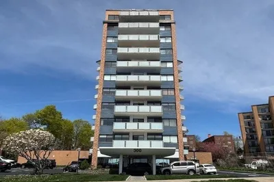 300 Lynn Shore #210 1