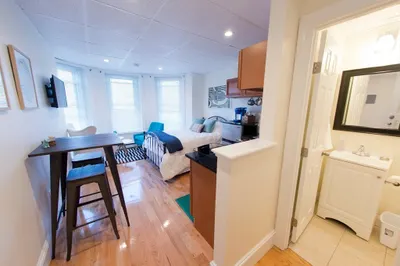 302 Newbury St #11