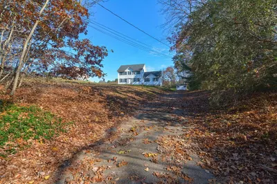 8 Roberts Rd 1