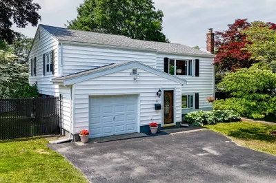 41 Fairchild Ave