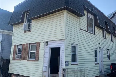 7 Hanlon Ct 1