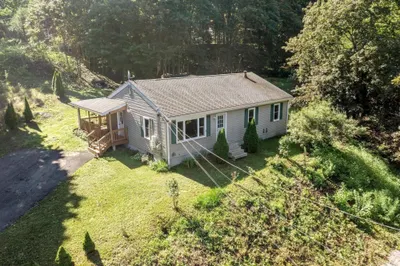 56 Bliss St 1