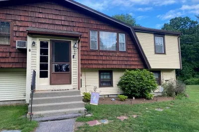 152 Acorn St #152 1