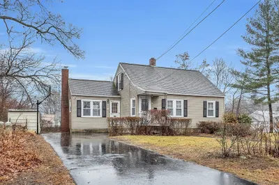2 Nelson Ave