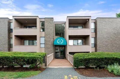 64 ShrEwsbury GrEEn Dr #E 1