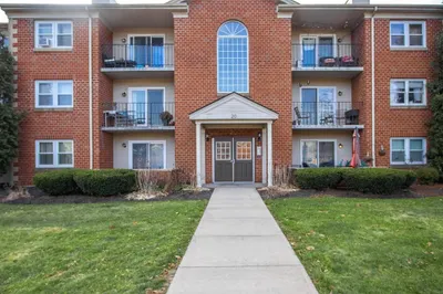 20 Maple Crest Cir #D 1