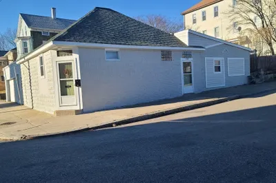 108 Howe St