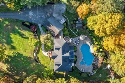 85 Jacobs Ln 1