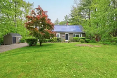 83 Everett Rd 1