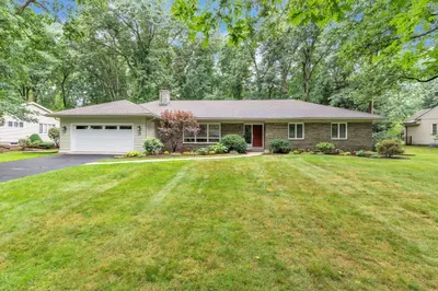 77 Magnolia Cir 1