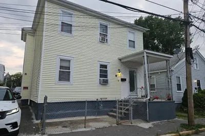 18 Union St 1
