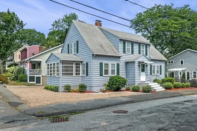 10 Shepard St