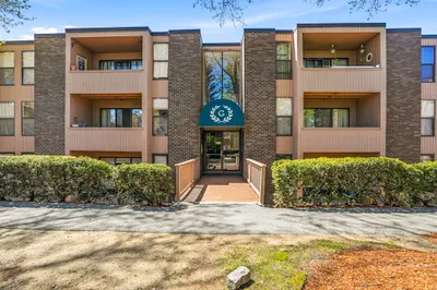 8 Shrewsbury Green Dr #G 1