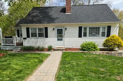 25 Manor Rd 1