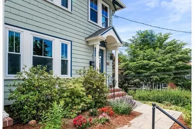 322 Lagrange St #1 1