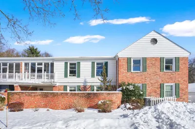 40 Halifax Ct #D 1