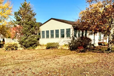 108 Town Farm Rd 1