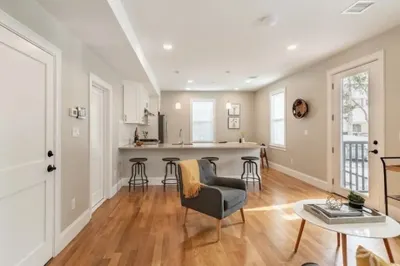 4 Wakefield Ave #3