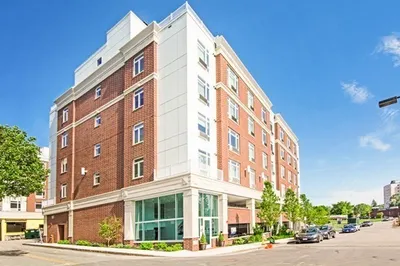 18 Cliveden St #604 1