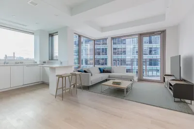 133 Seaport Blvd #903 1