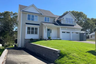 8 Bellmore Road 1