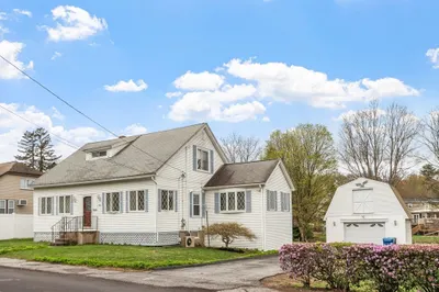 52 Woodland Rd 1