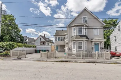 73 Pleasant St 1