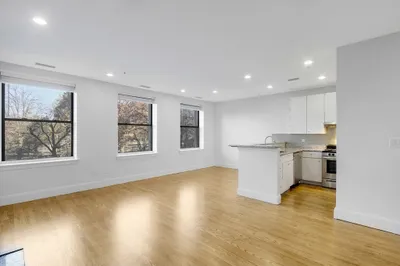 140 Boylston St #11 1