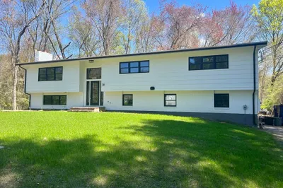 38 Aqueduct Rd