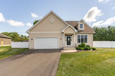 111 Caddyshack Dr 1
